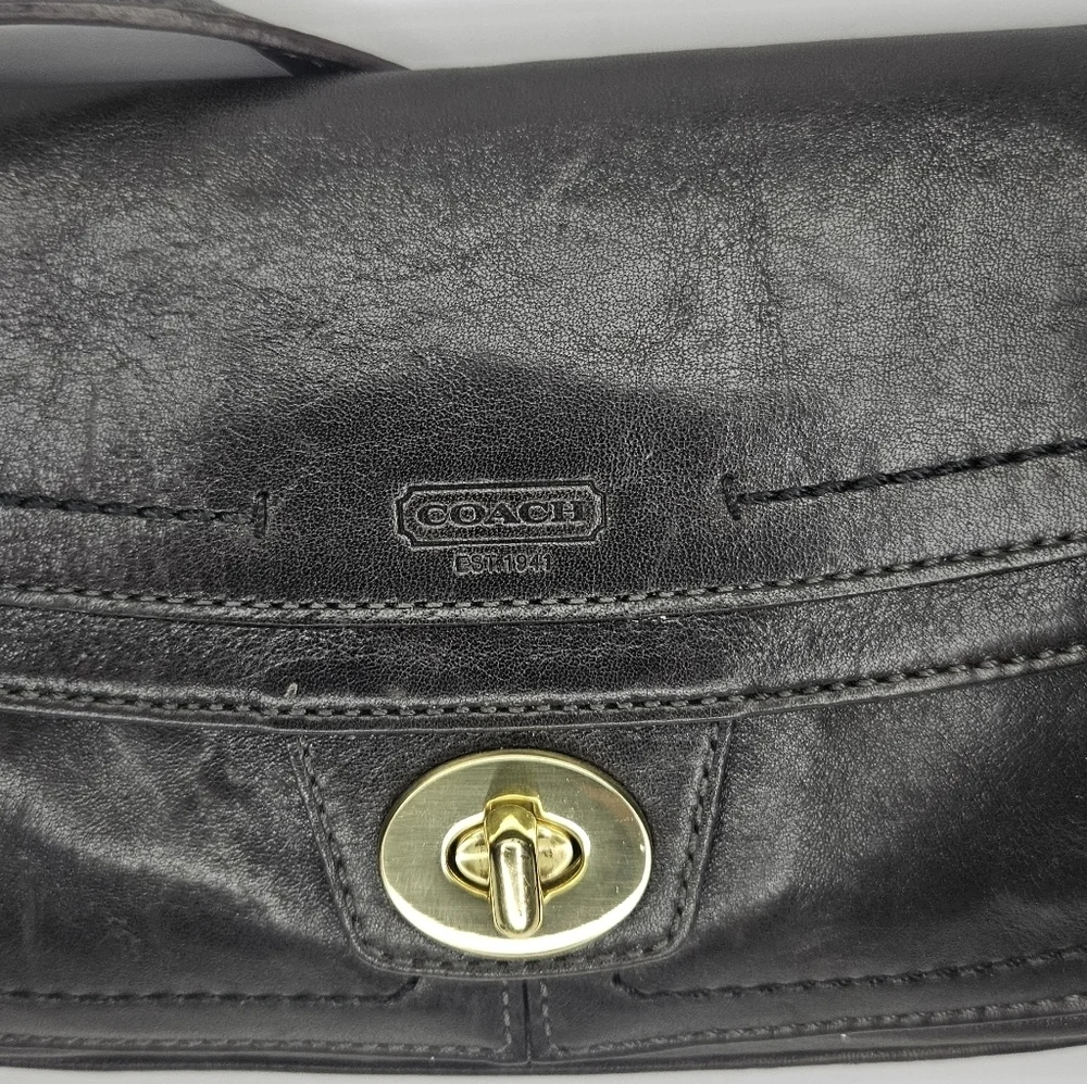 RARE Coach Hampton Vintage Y2K Turnlock Wristlet Clutch – Deep Chocolate Brown